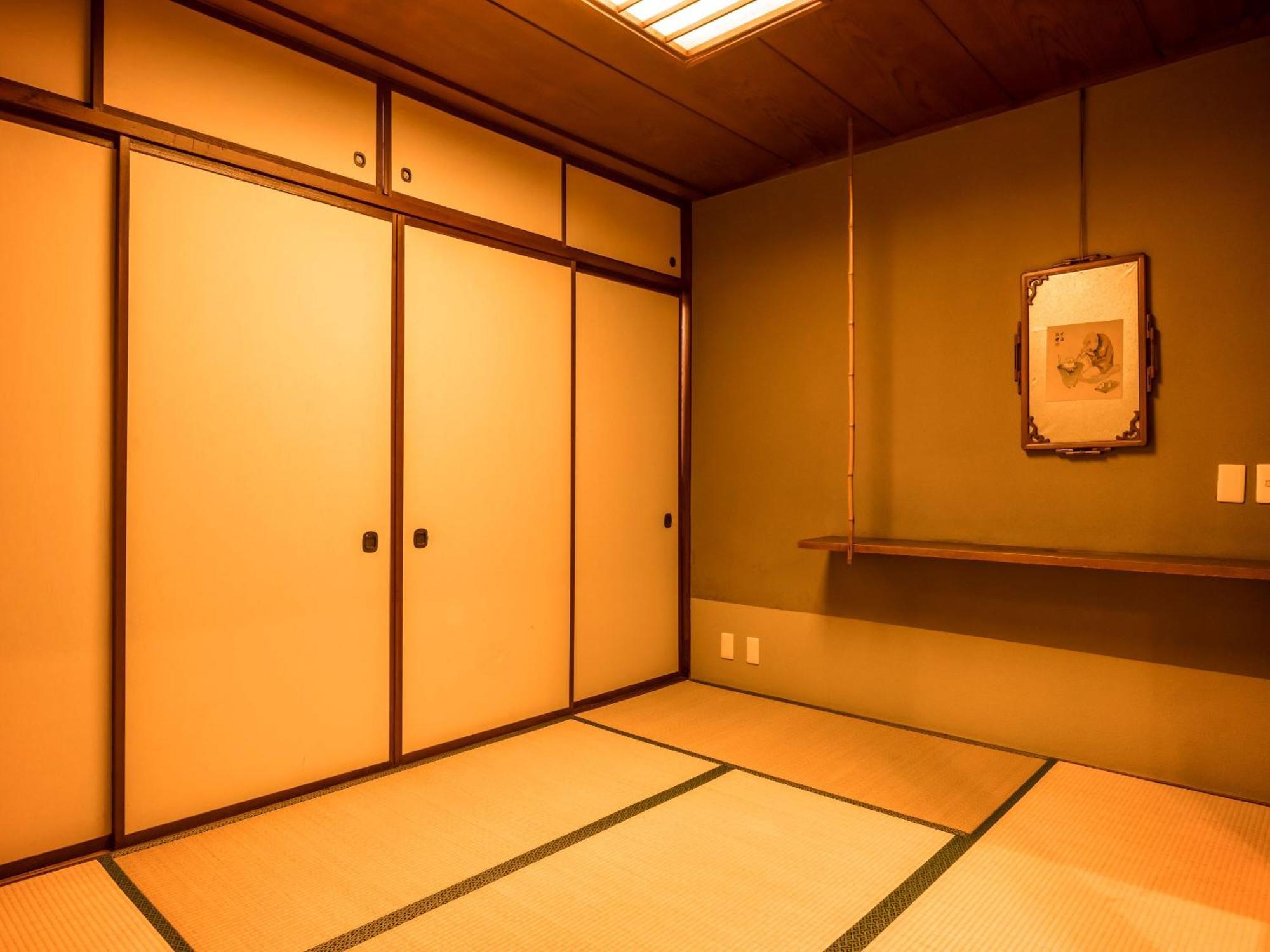 Ooedo Onsen Monogatari Kaike Hotel Йонаго Стая снимка